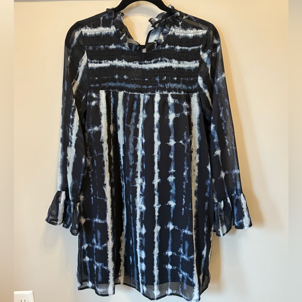 Elegant Black and White Long Sleeve Dress